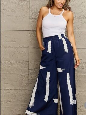 Wide-Leg Printed Palazzo Pants in Navy and White